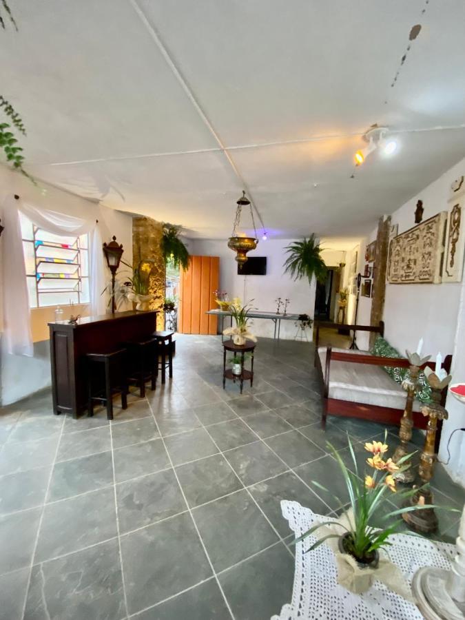 Hostel Dona Generoza Парати Екстериор снимка