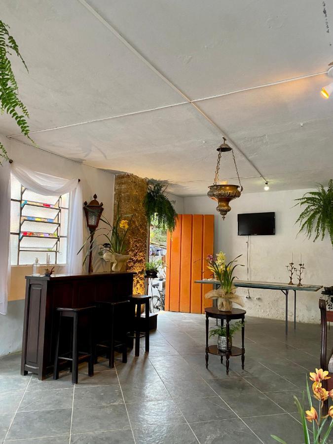 Hostel Dona Generoza Парати Екстериор снимка